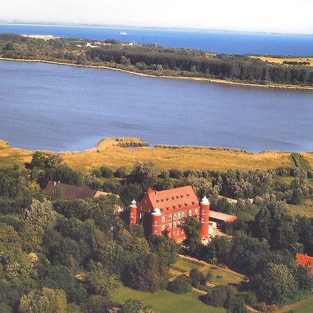 Hotel Schloss Spyker Glowe Exteriör bild