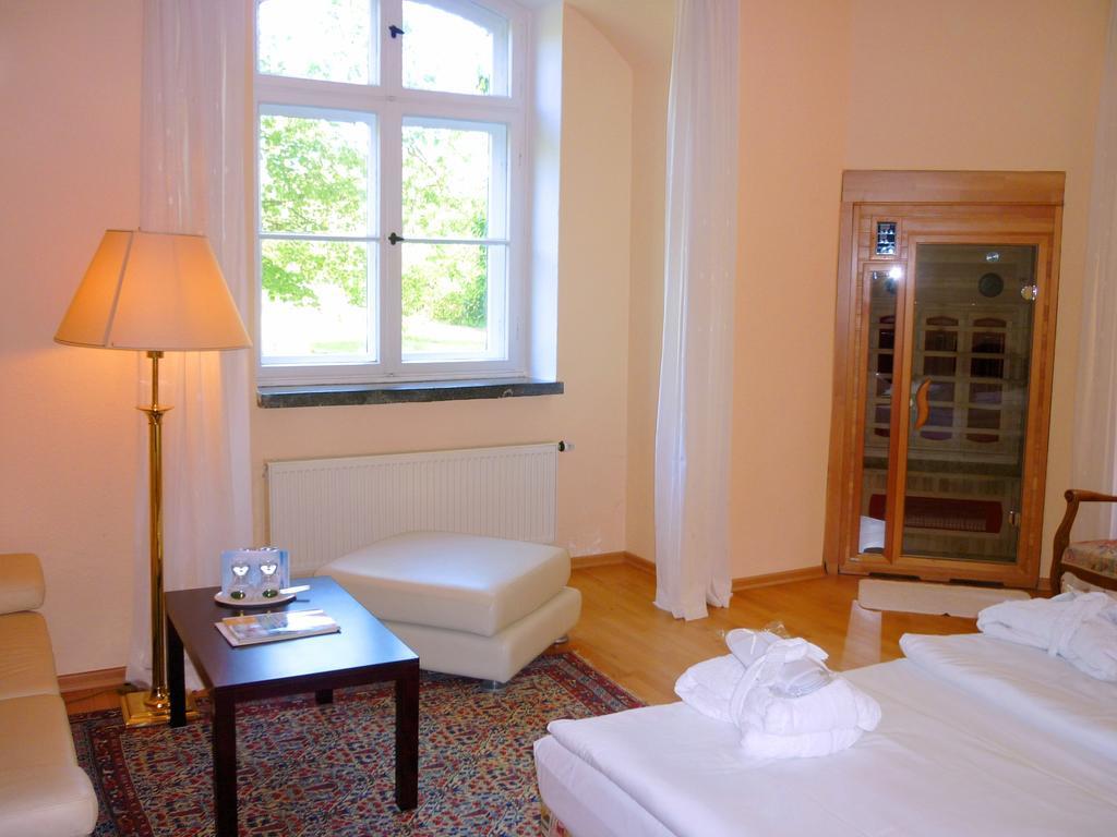 Hotel Schloss Spyker Glowe Rum bild