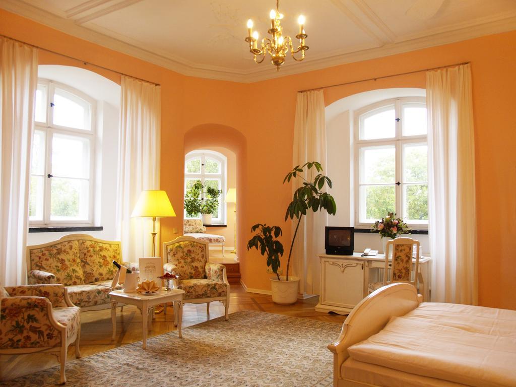 Hotel Schloss Spyker Glowe Rum bild