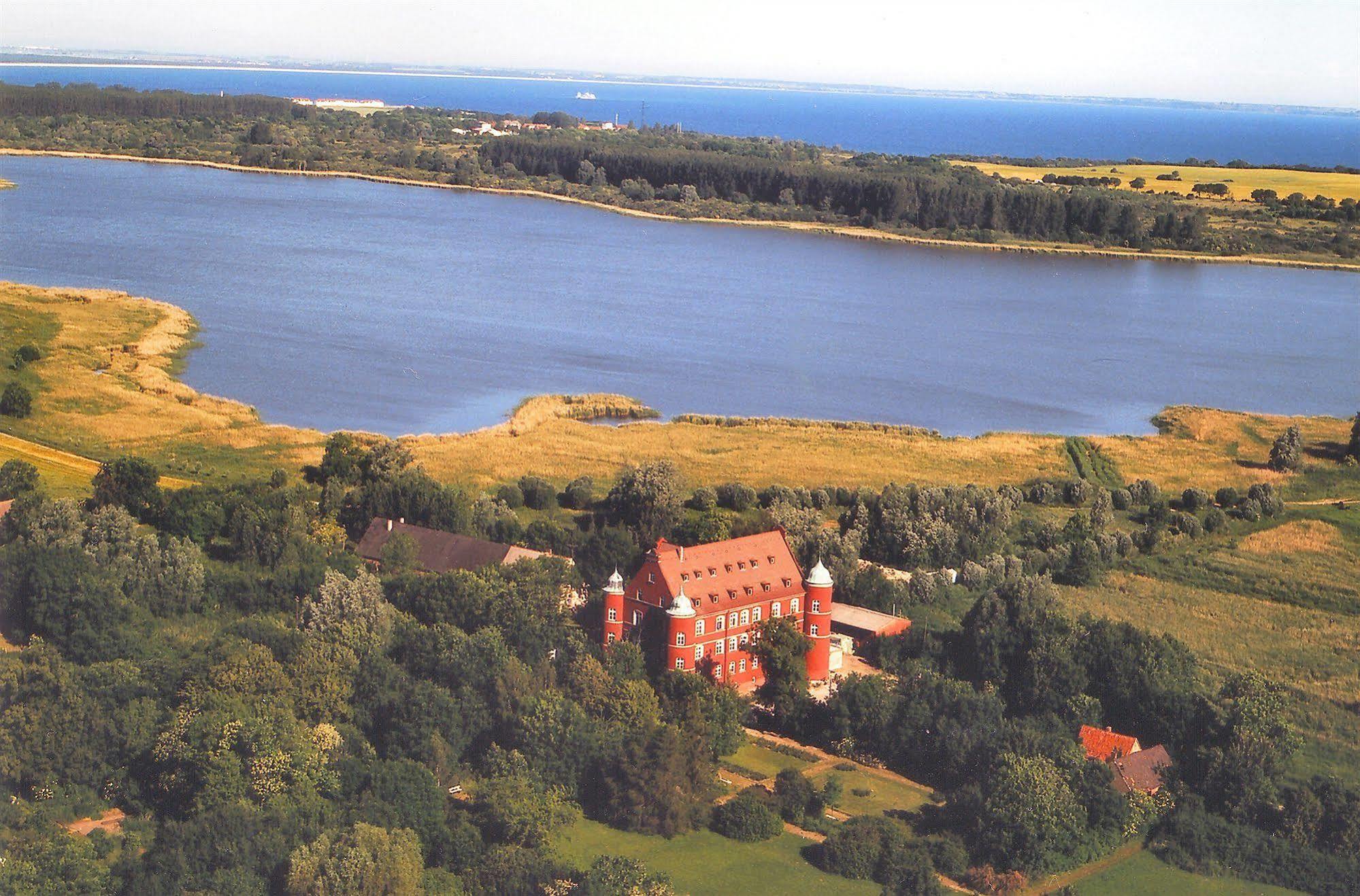 Hotel Schloss Spyker Glowe Exteriör bild