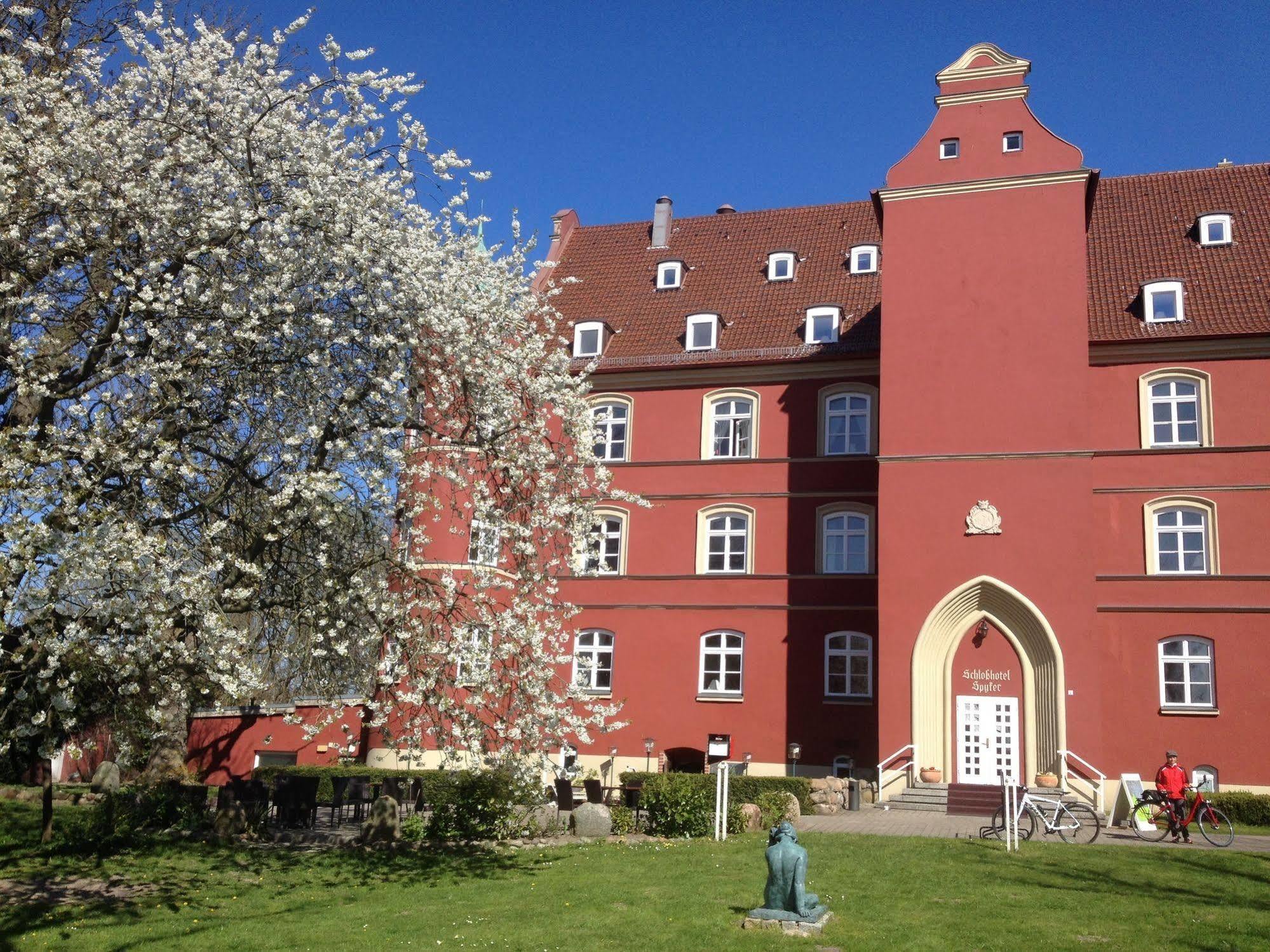 Hotel Schloss Spyker Glowe Exteriör bild