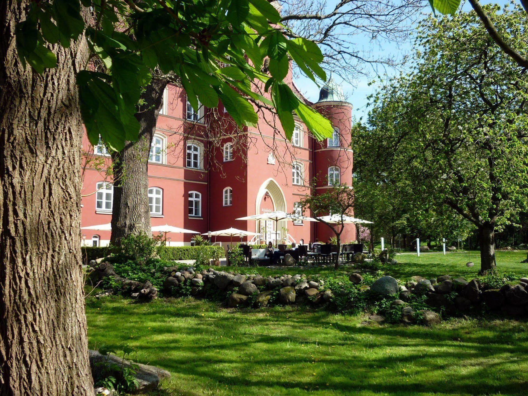Hotel Schloss Spyker Glowe Exteriör bild